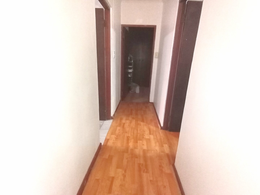 11 Bedroom Property for Sale in Ravensmead Western Cape